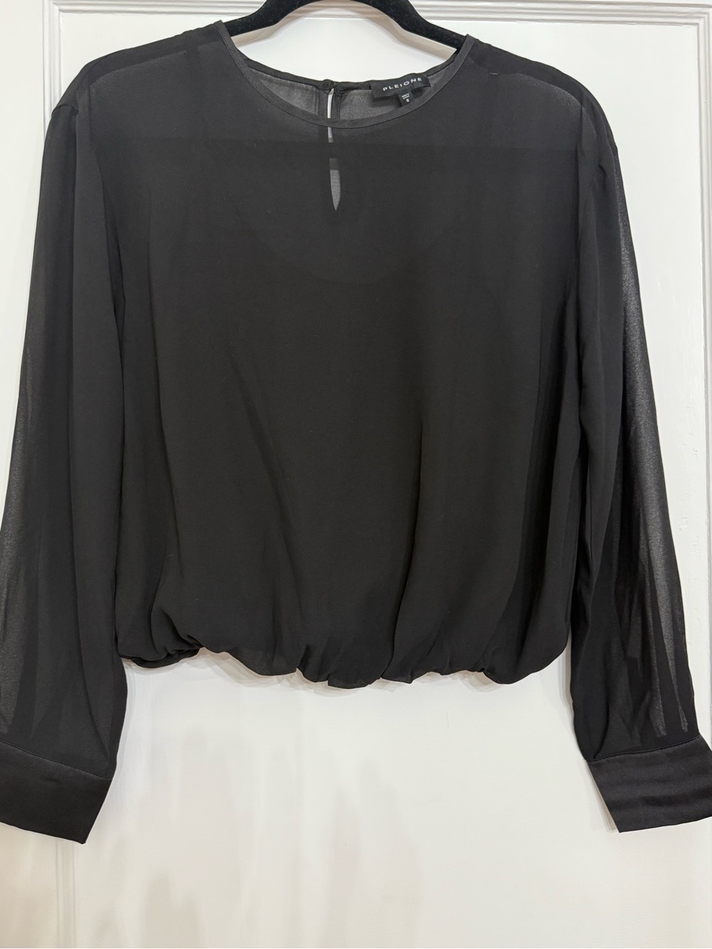 Pleione black long-sleeve chiffon bubble hem blouse size small